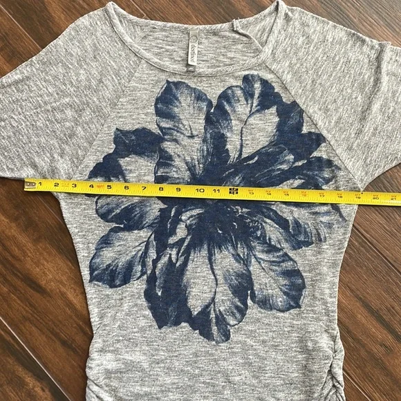 Destined floral top size M - Picture 4 of 7